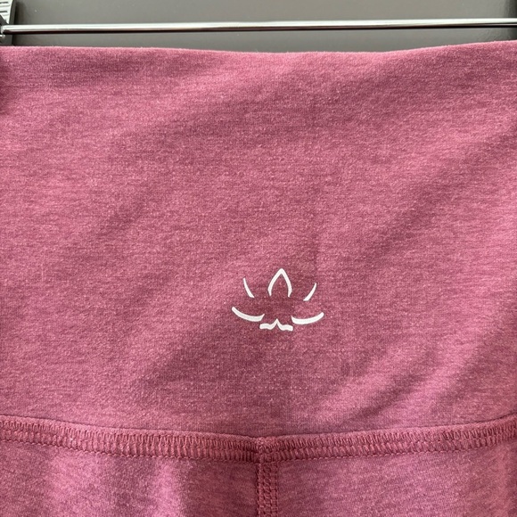 Beyond Yoga Spacedye High Waisted Capri Legging Pale Plum Heather  Size XS - Picture 6 of 8